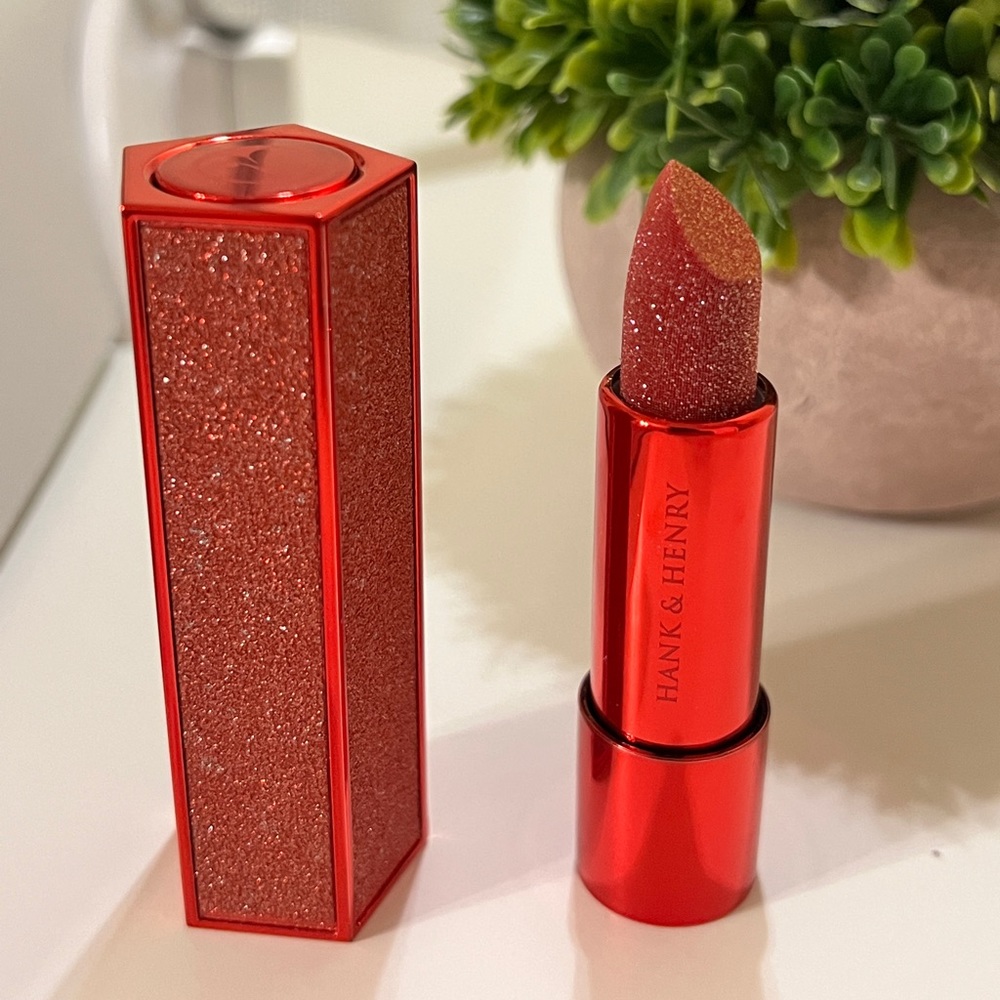 Hank & Henry satin cream lipstick